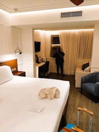 camera da letto con salottino - due Tv e drink di benvenuto