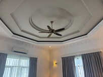 Cathedral ceilings in room