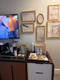 Small but immaculate room.