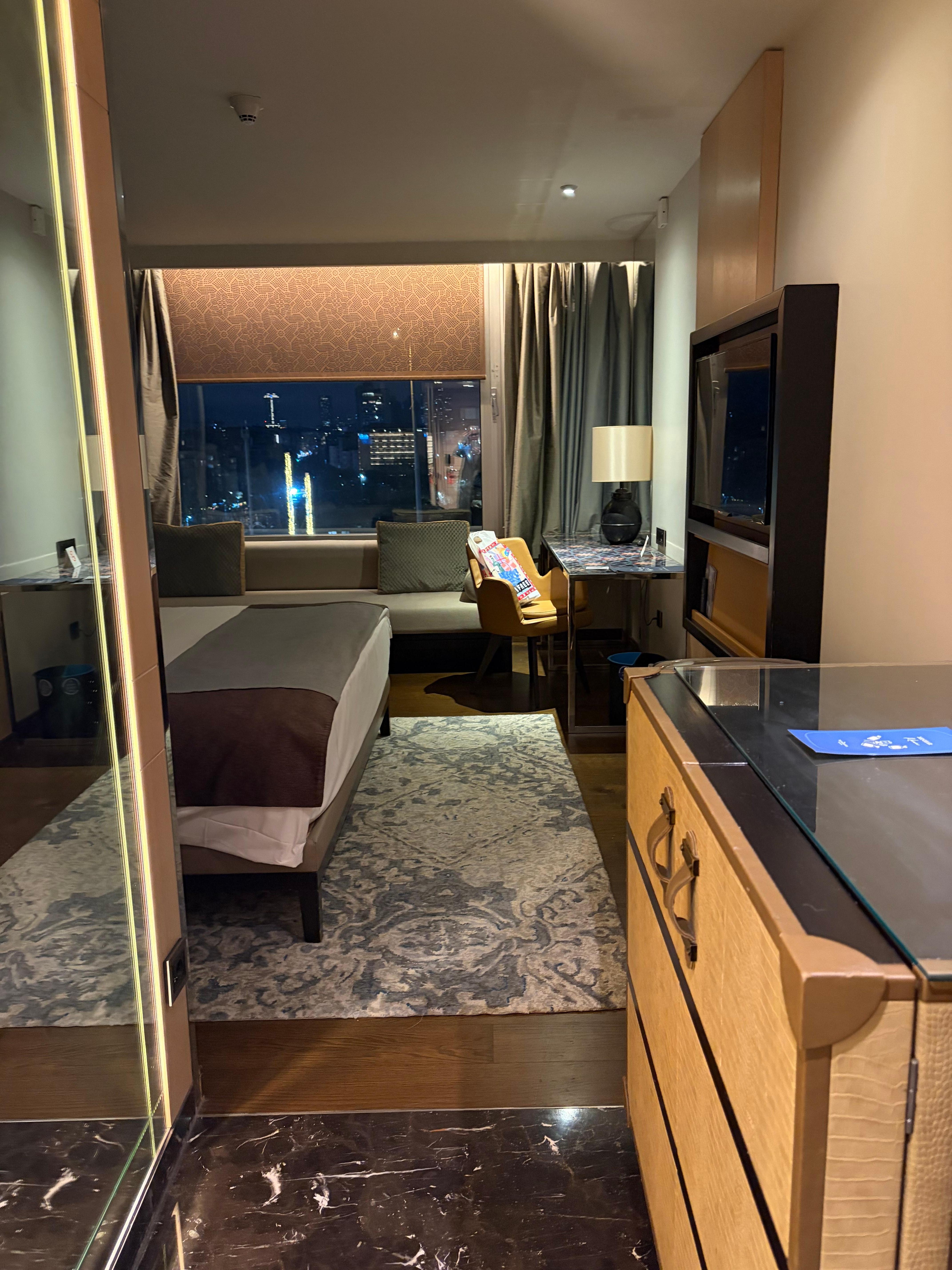 Deluxe room with city view