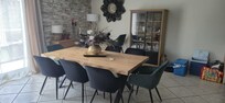 Grande table pour les repas en famille