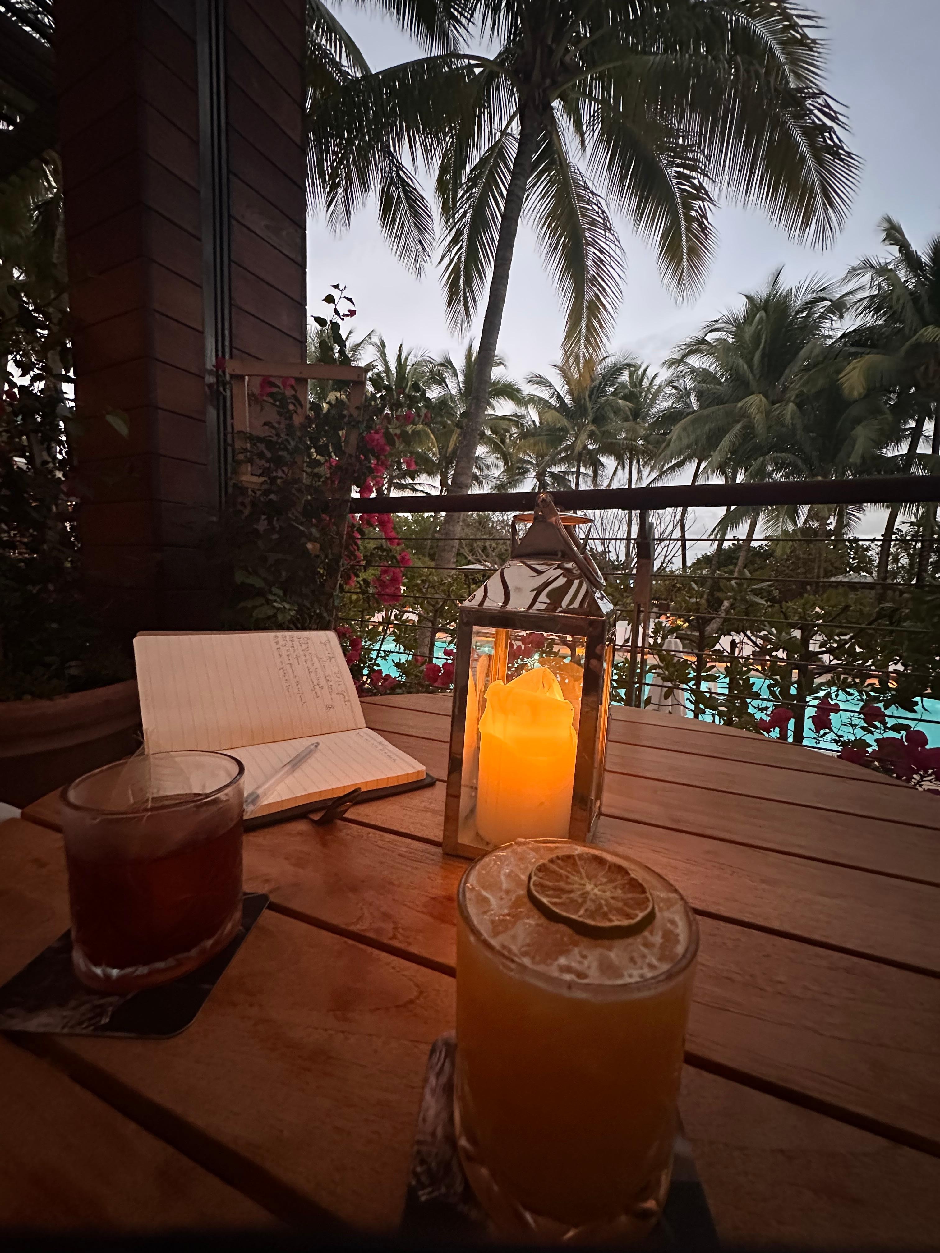 Great poolside bars and restaurants 