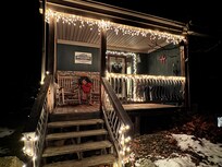 Front porch w/ Christmas lights