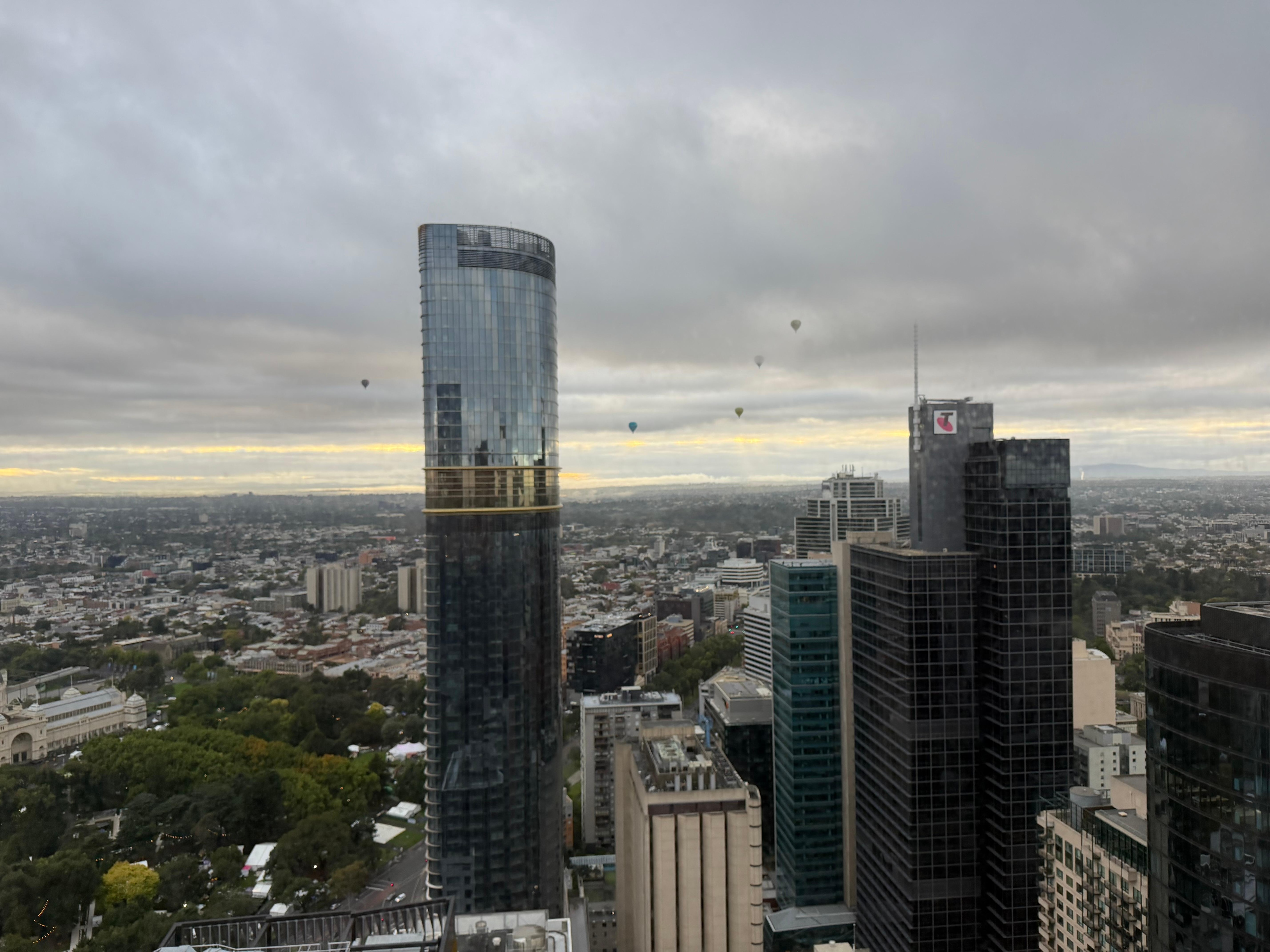 Balloons fly most mornings around 8am. It’s a lovely sight. 