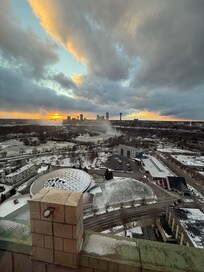 The view from the 24 hour lounge is simply divine! Perfect vantage point to enjoy the falls in the colder season