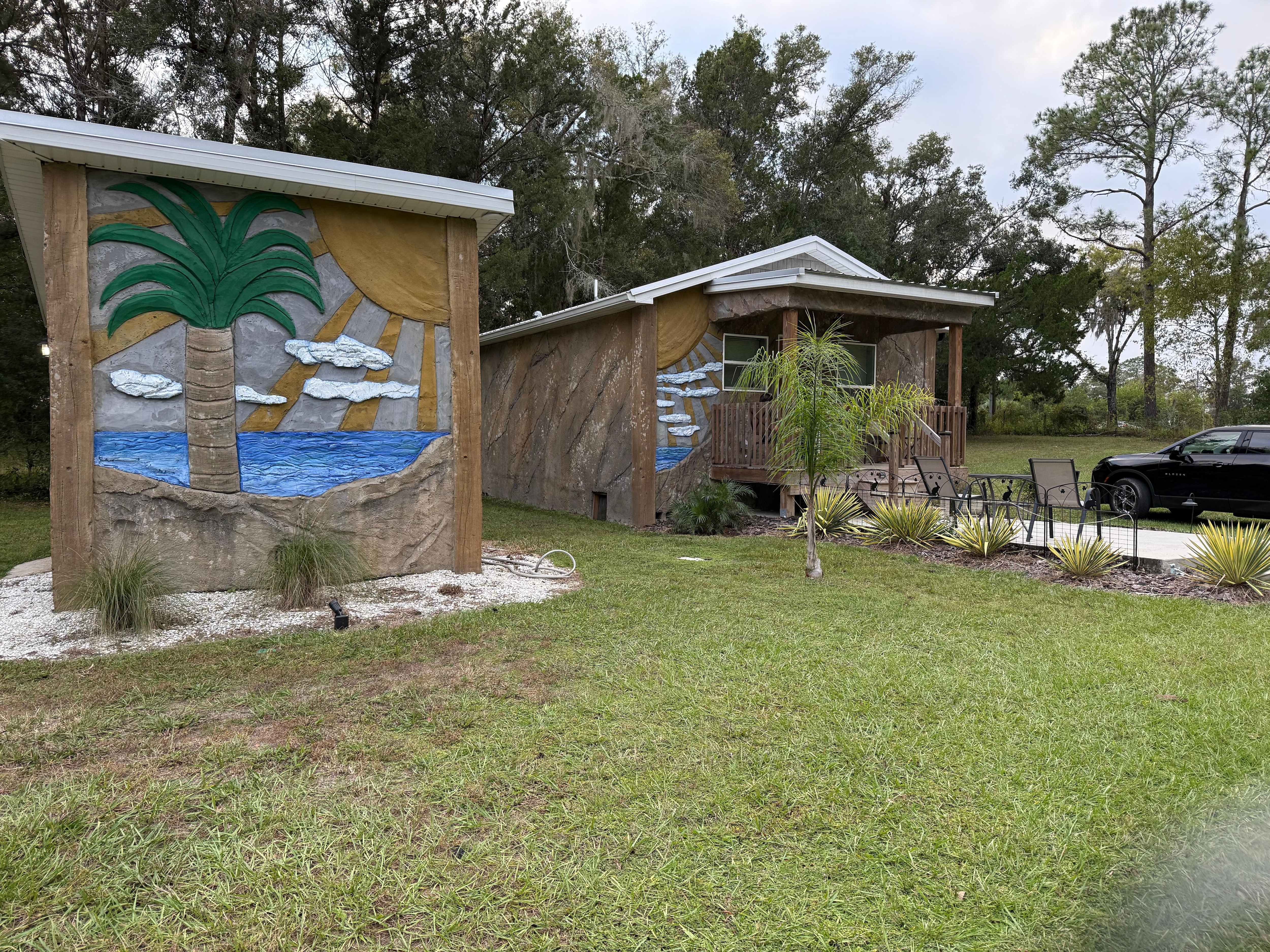 House and laundry building