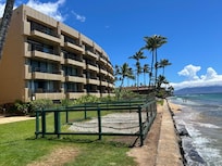 Semi-permanent fencing along seawall