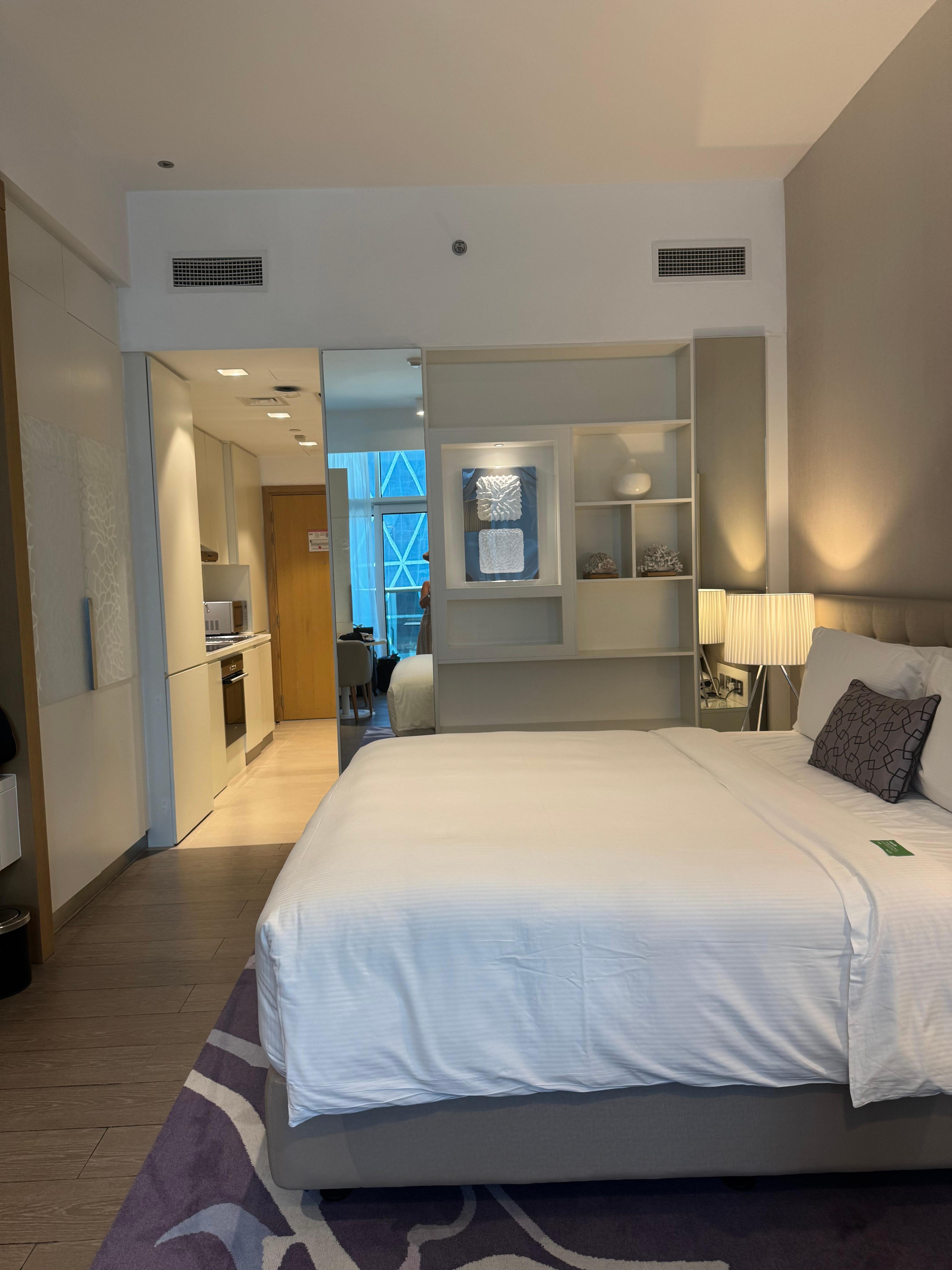 Abu Dhabi 
Studio Apartment 
Beach Rotana Residences