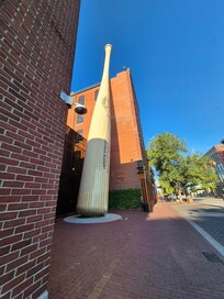 Louisville Slugger Museum