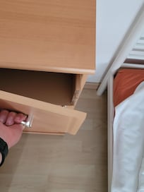 Kaputte Kommode