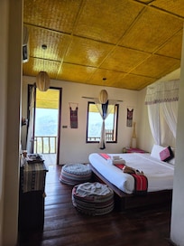 Room "butterfly house"