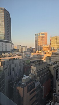 A view from the 7th floor with peace and quiet at night.