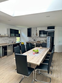 Blick in die offene KĂŒche