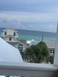 6/2025 Just look at that view! But don’t take my word for it! Book your stay now & see it for yourself!!!😍