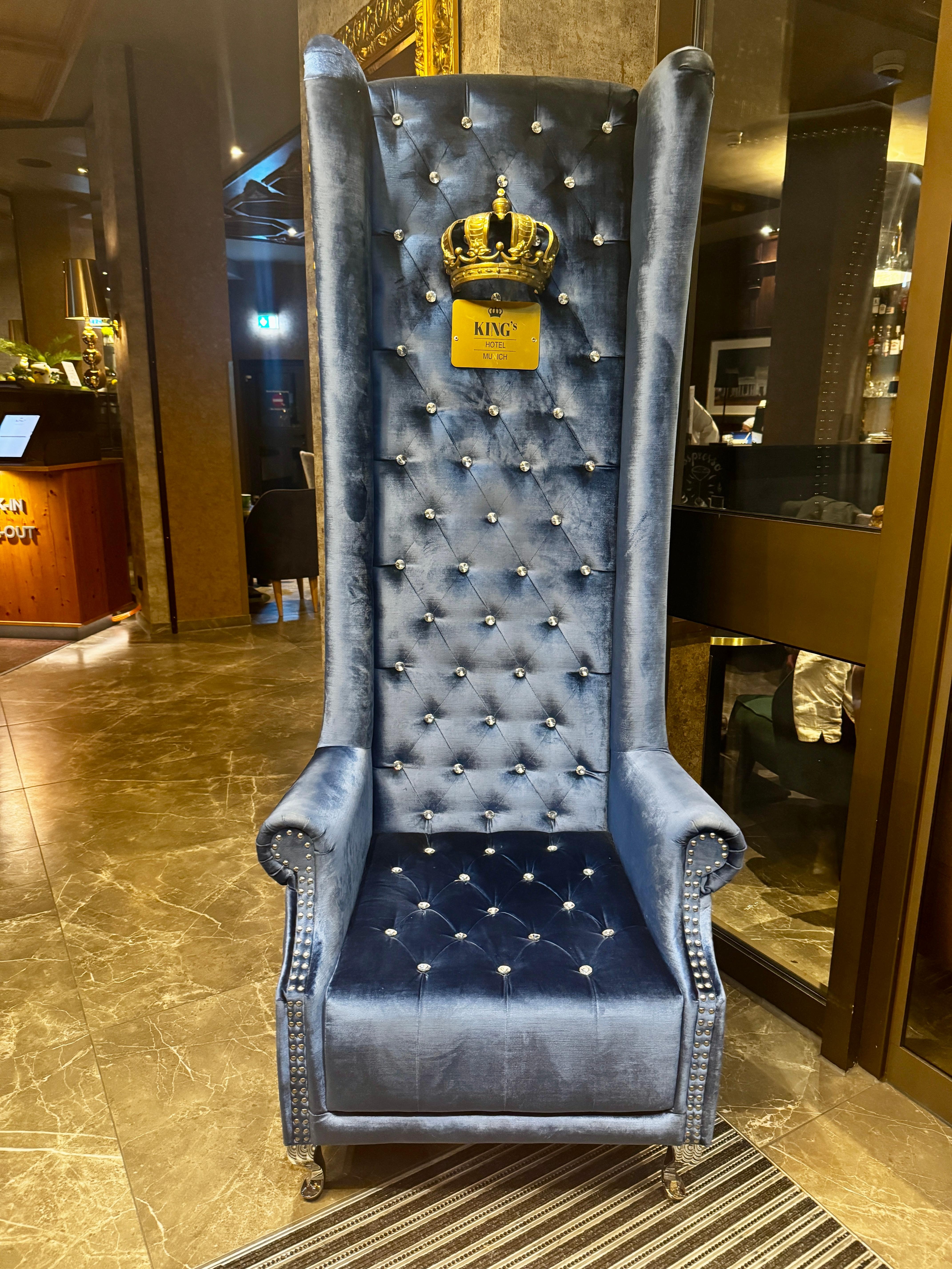 The kings chair in lobby