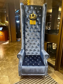 The kings chair in lobby