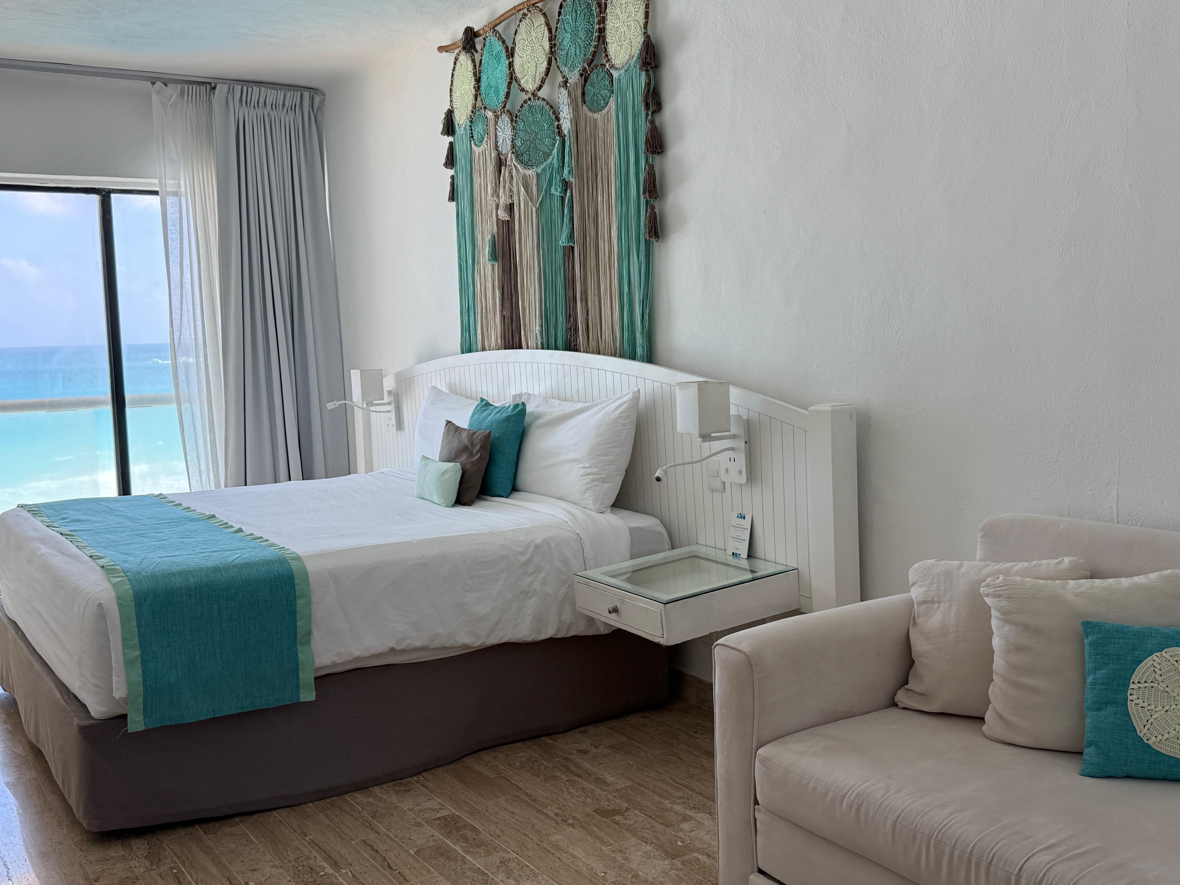 Room without balcony