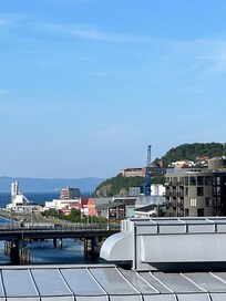 Fantastisk beliggenhed.. super centralt
Rimelig pris
Vidunderlig udsigt