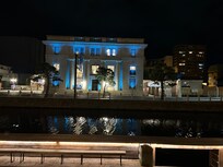 ă©ă€ăăąăăăăăć»șç©ăăăŁă