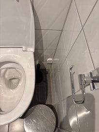 No toilet paper