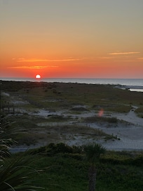 Beautiful sunrise on our day of checkout