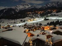 Vue de l'appartement de nuit