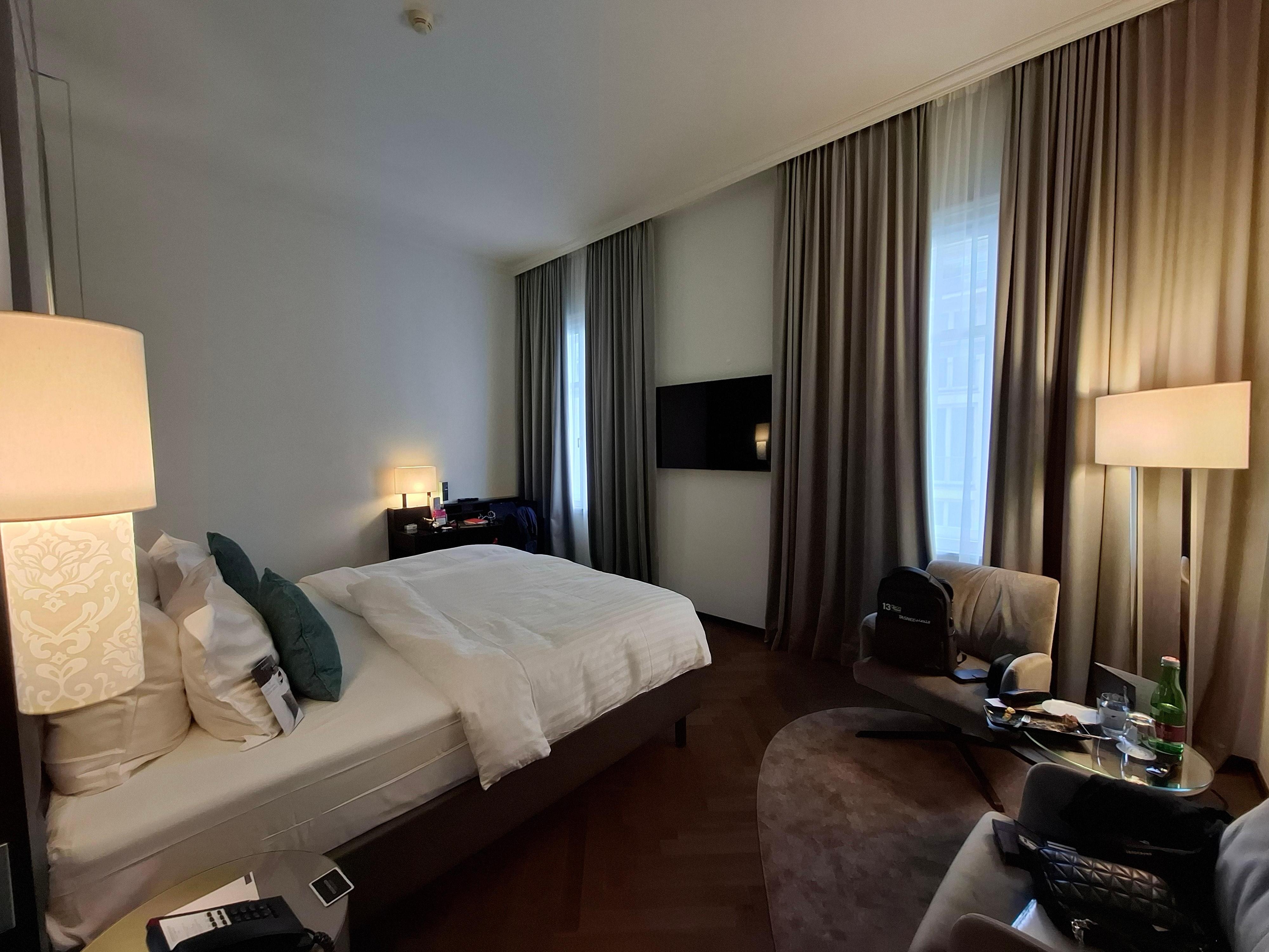good space in the room (Deluxe)
