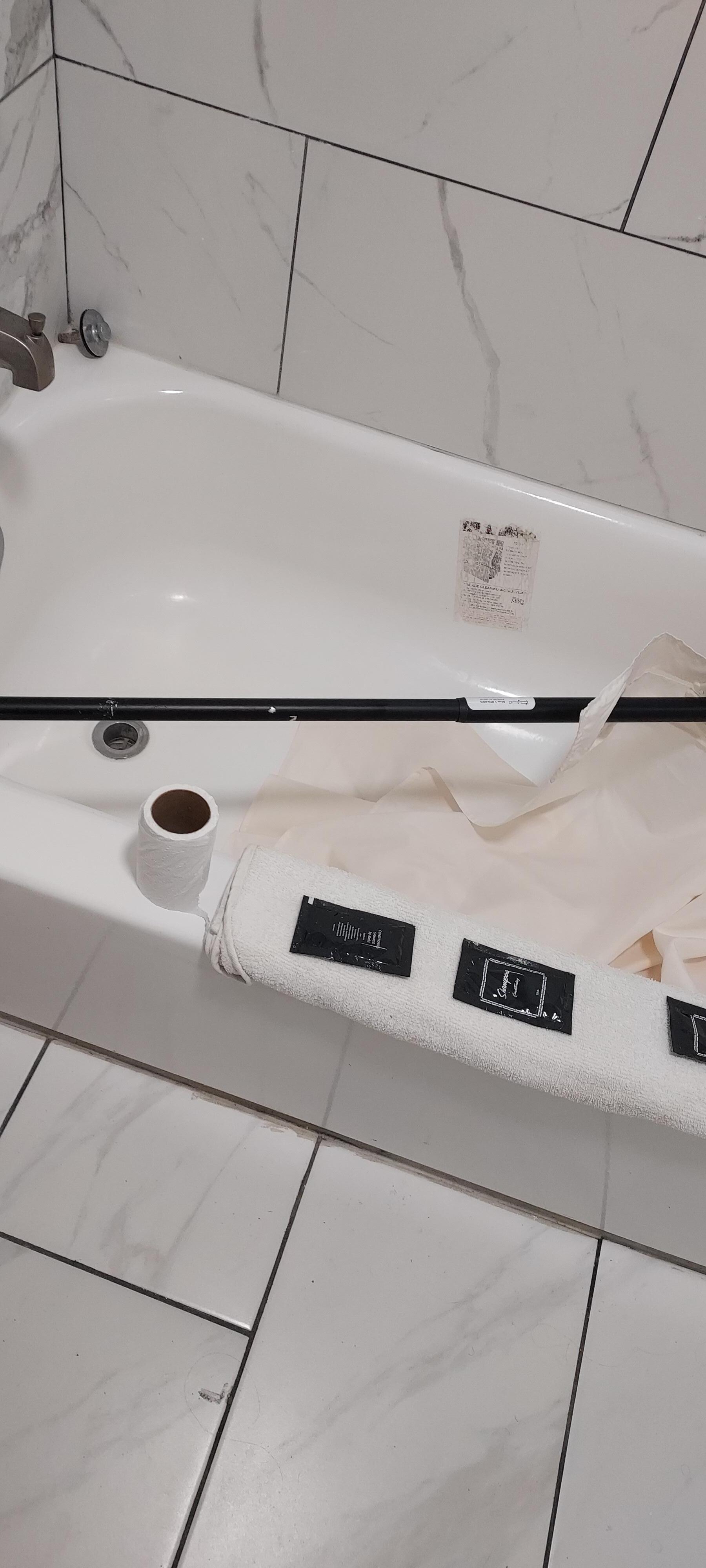 Shower cartáin in tube wouldn't stay up