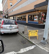 À notre arrivée la rue de l hôtel