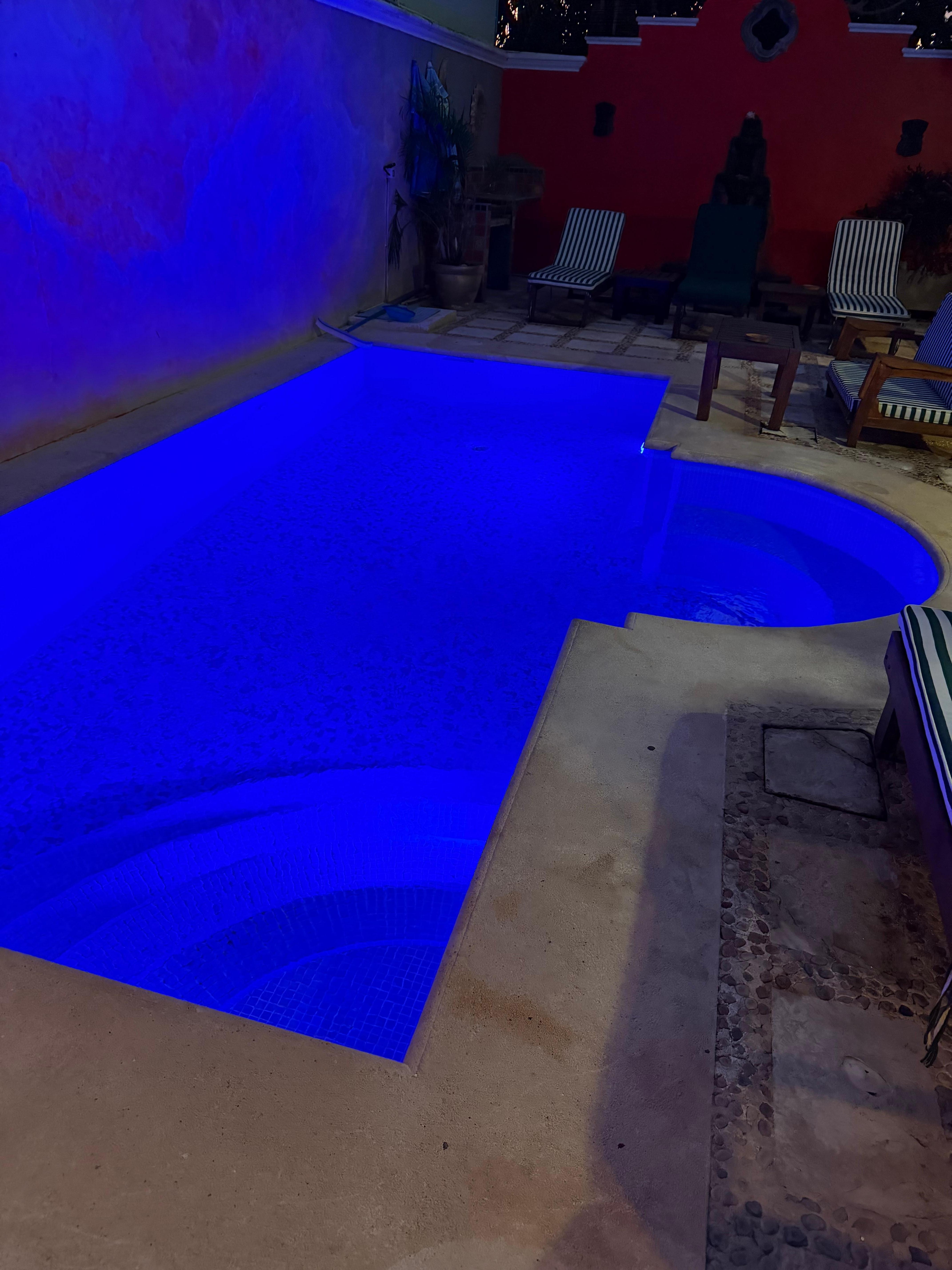 Beautiful small pool - unfortunately it was too cold the week we were there to use / hopefully next time