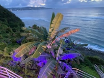 インフィニティプールサイドからの眺めは綺麗でした