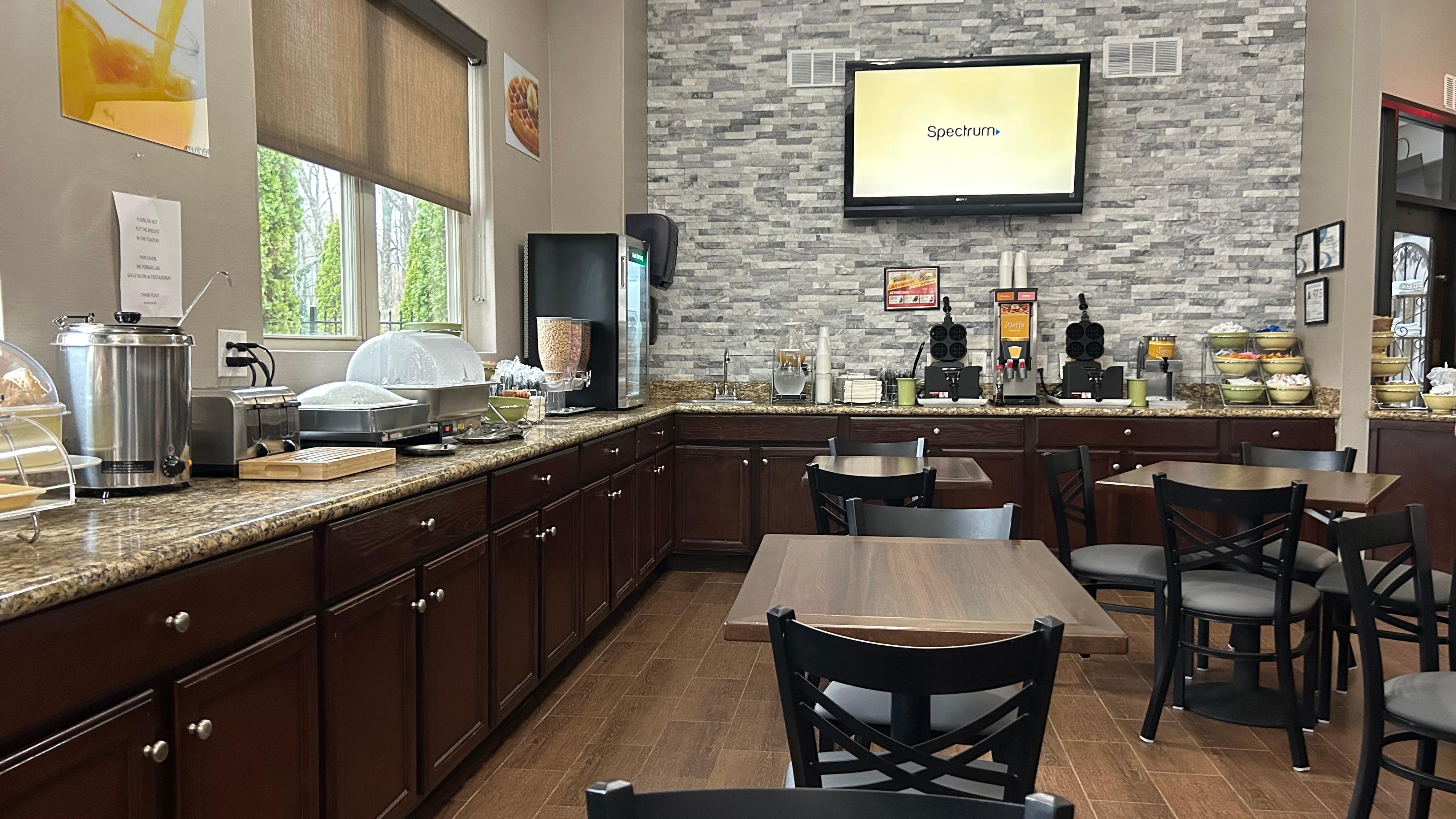 Breakfast area. There were other people so I couldn’t include the coffee station. 