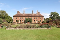 Barrington Court NT