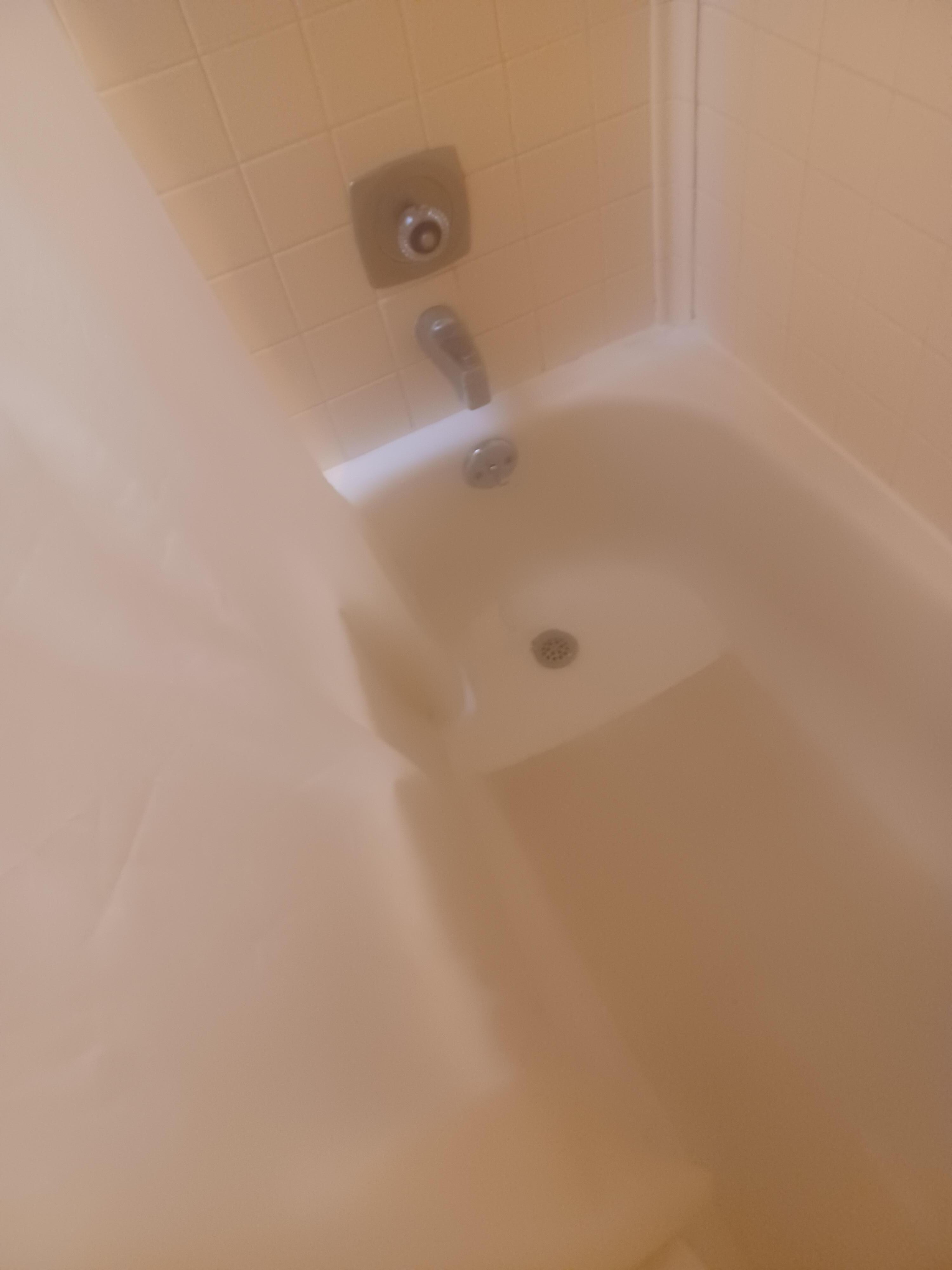 Bath tub was peeling