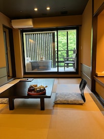 Room with private onsen