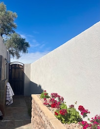 The outdoor shower wasn’t advertised in the listing. What a pleasant surprise!