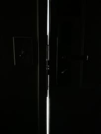 Door didnt close. Smelled like smoke and loud