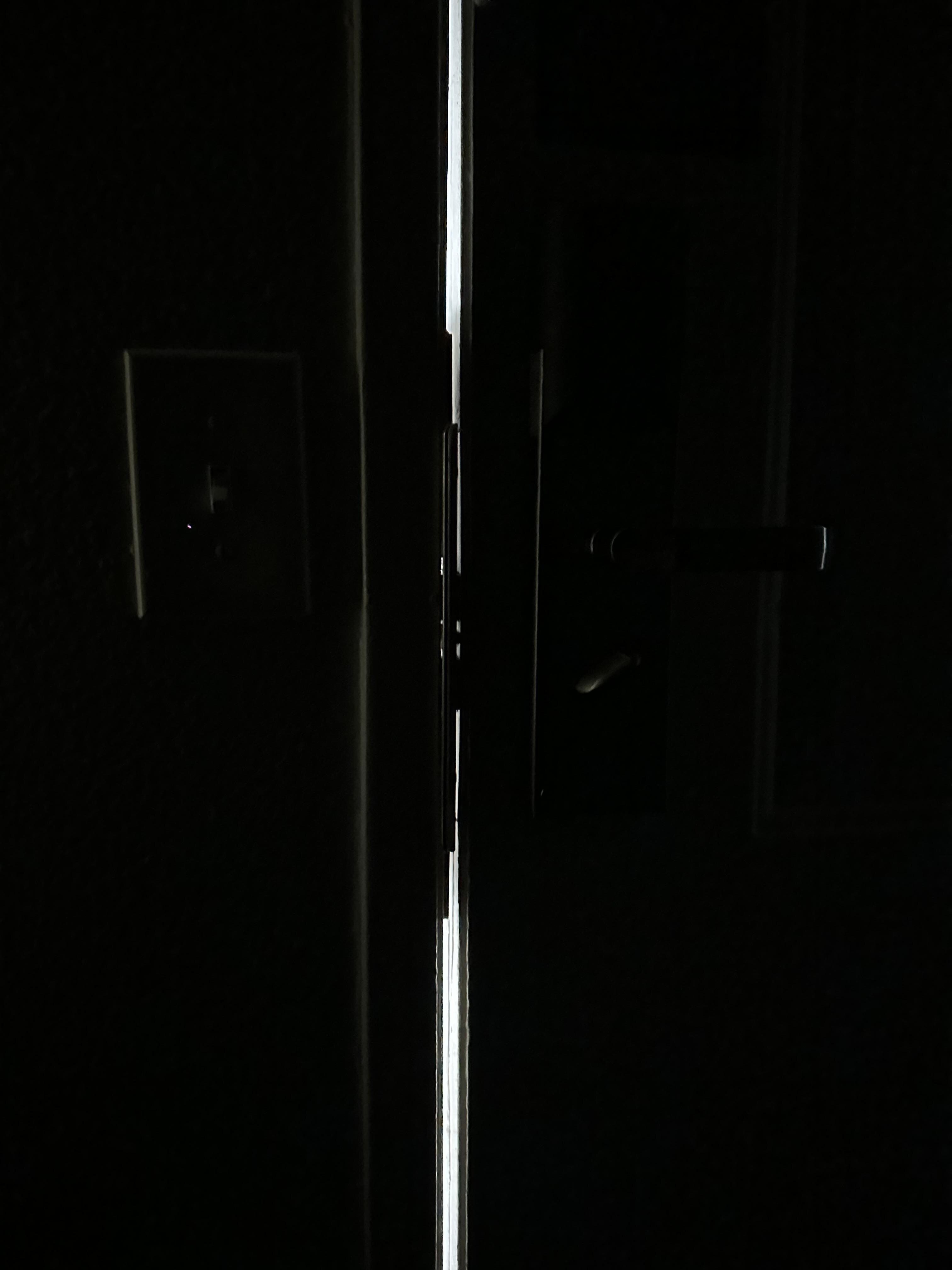 Door didnt close. Smelled like smoke  and loud