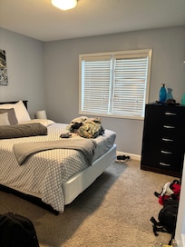 Bedroom with one bed.