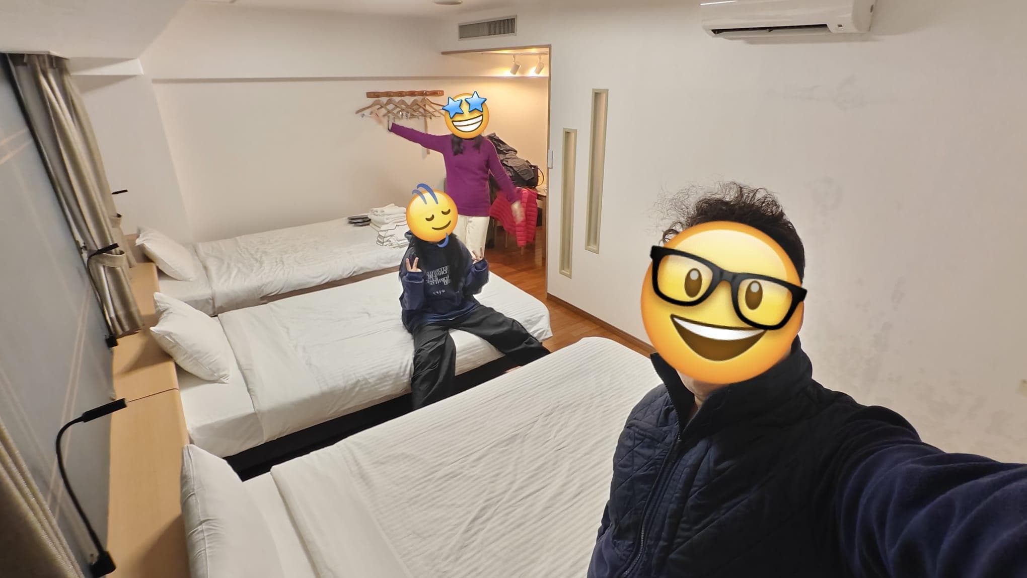 三人房間很是寬敞、還有四人餐桌兼備
