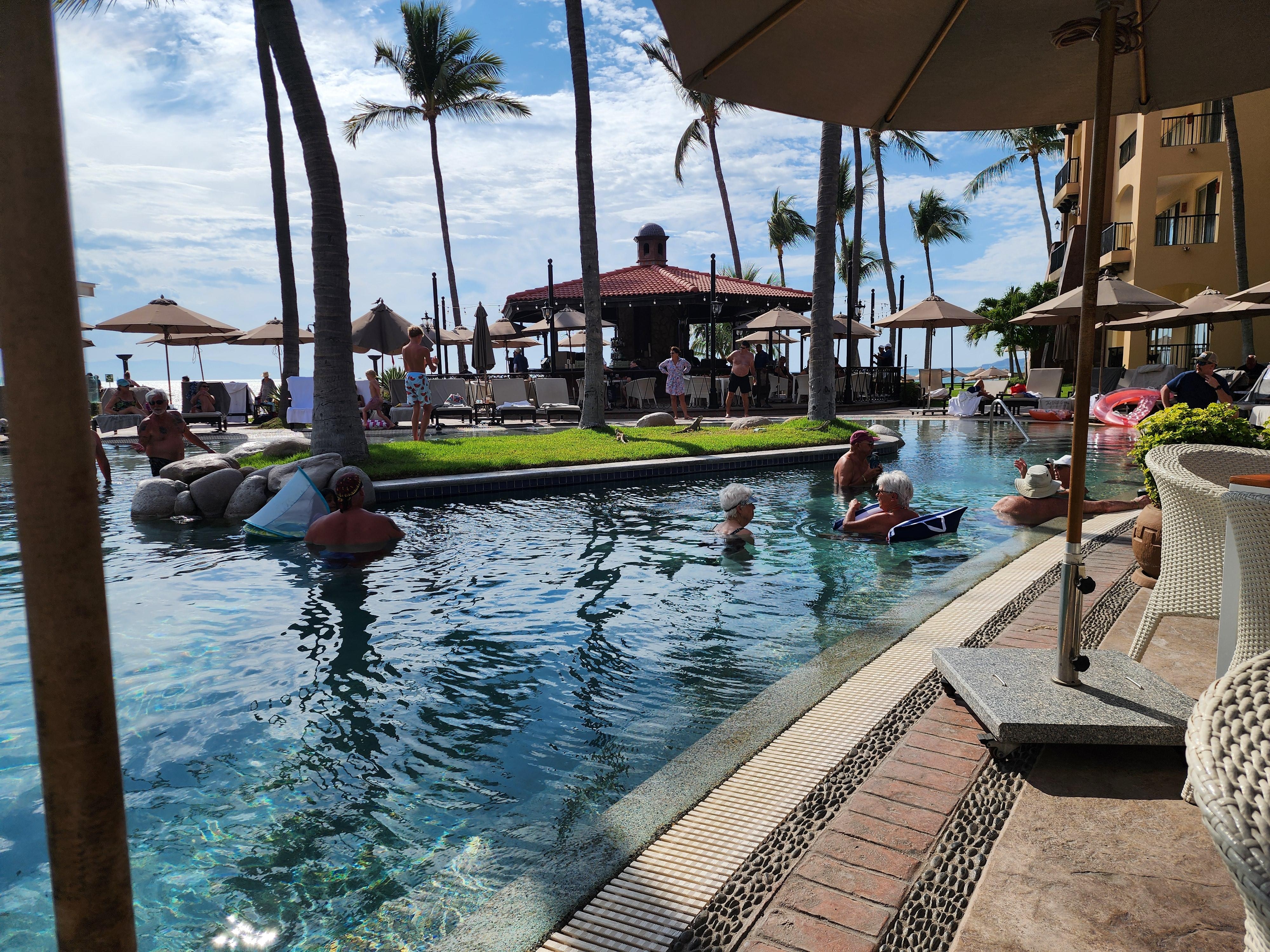 We loved lunching at the snack bars near the poo, when not off on an excursion.