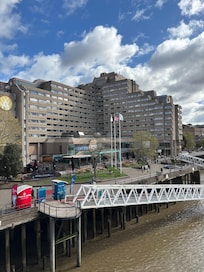 Hotell sett fra Tower Bridge