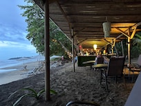 Salida privada a la playa con bar