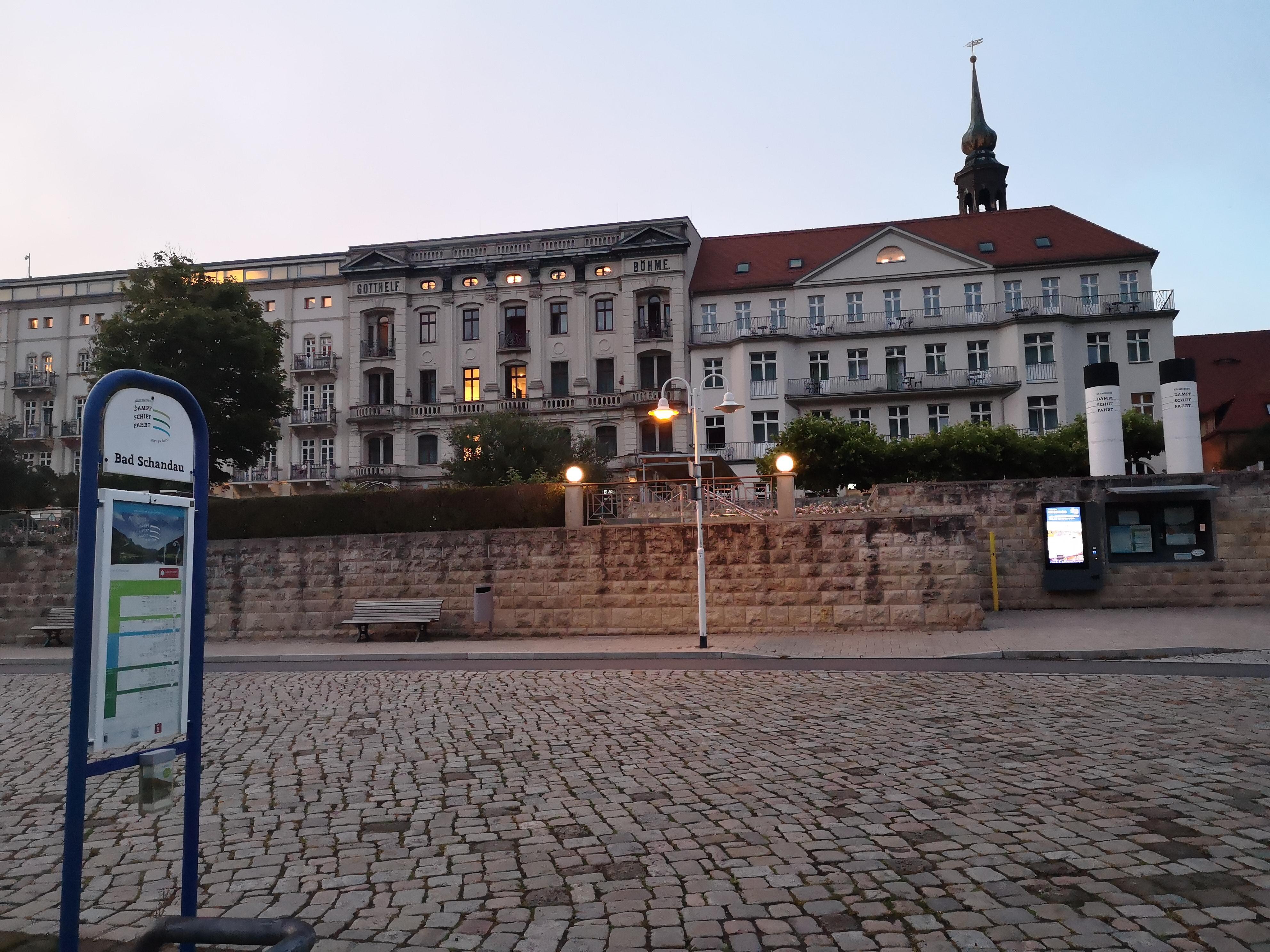 Hotel Ansicht von der Elbe