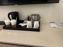 簡単なティーパックや湯沸かしケトルがありました