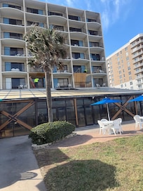 Completely unacceptable stay due to undisclosed construction noise
We checked in at 5:00 AM specifically to rest. At 9:00 AM, extremely loud construction noise started and continued until 4:00 PM on Saturday, making it impossible to sleep