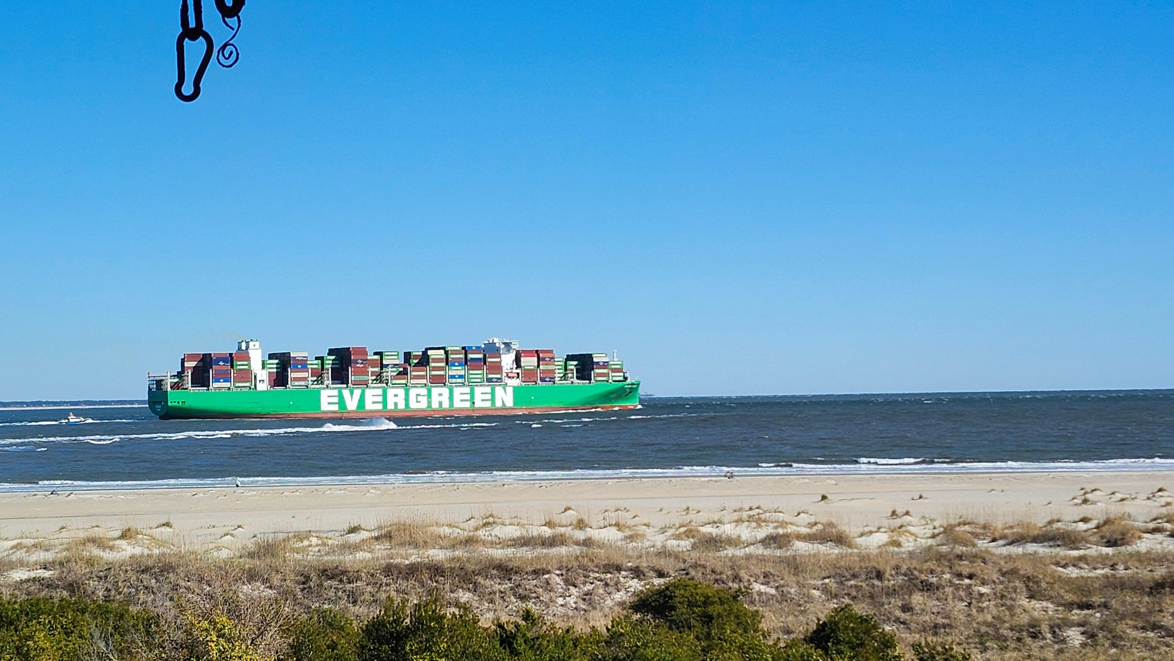 Headed out to sea full of containers