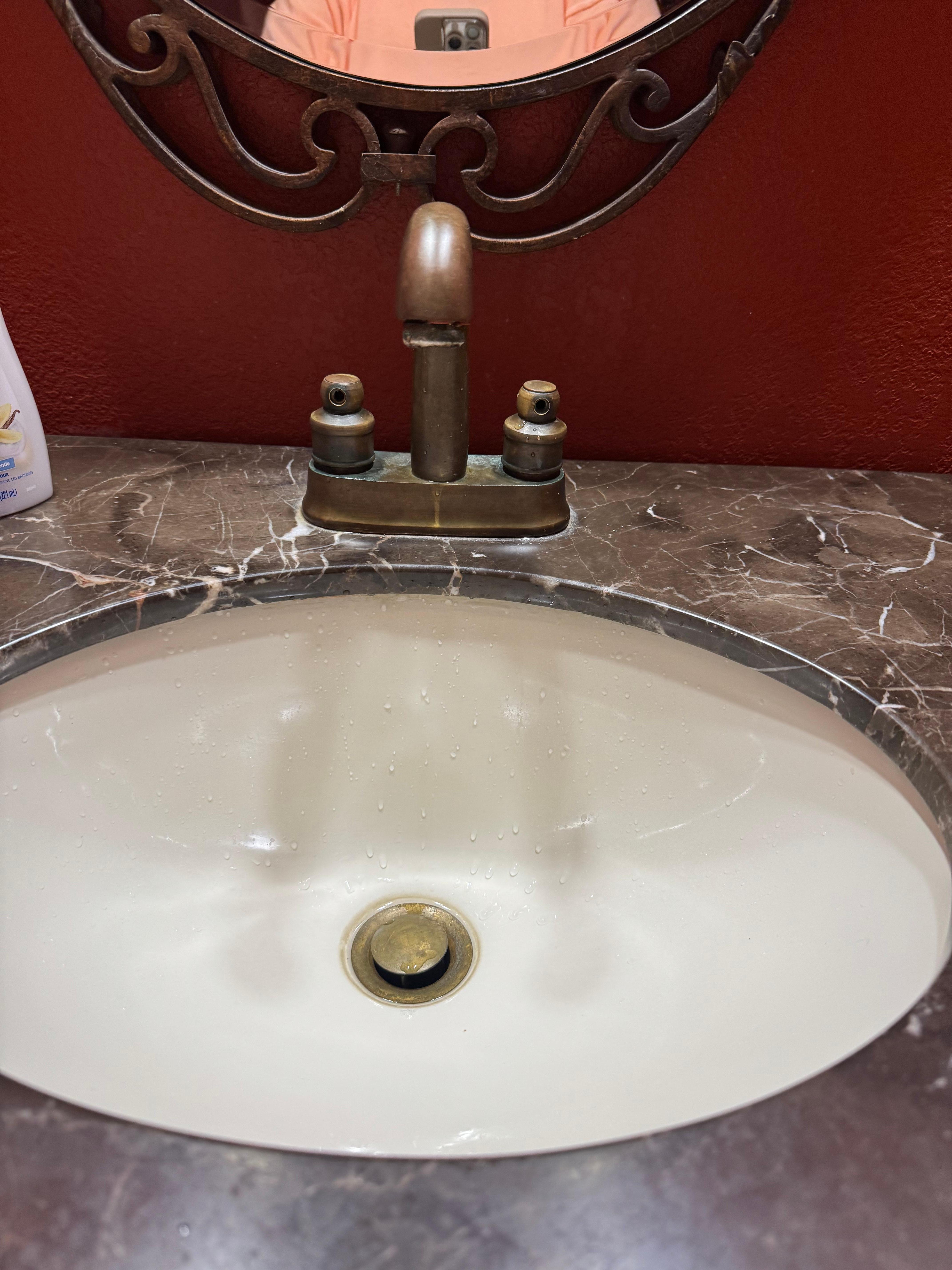 no handles on knob on main floor