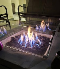 Roof top gas fire pit