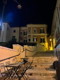 Escalier qui mène à la veille ville de Tarente
